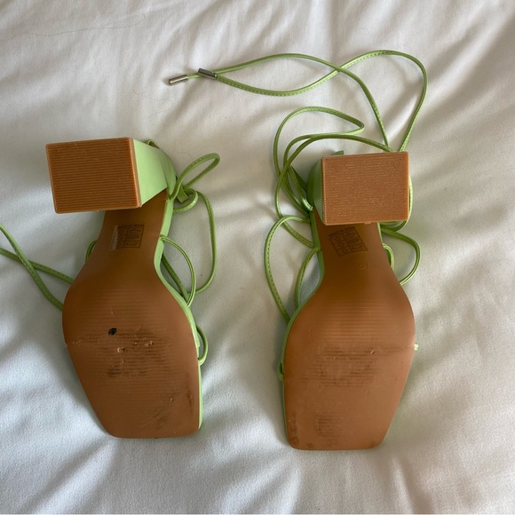 Gorgeous green lace up heels - Picture 5 of 6